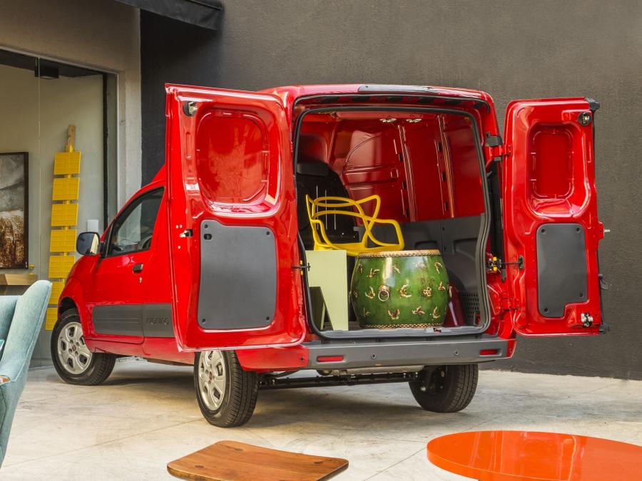  Fiat Fiorino Furgao 2013 года  (фото 19 из 30)